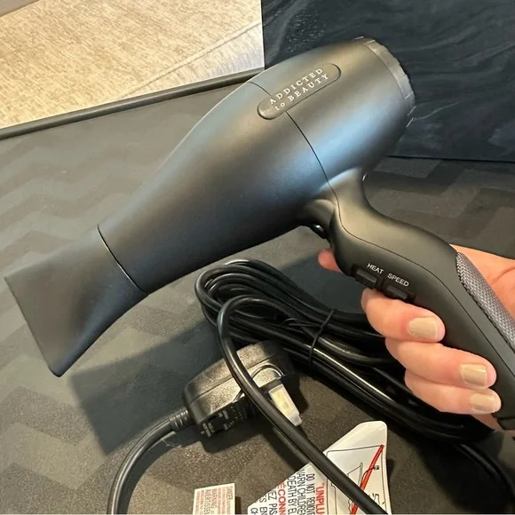 Black Hair Dryer with Concentrator Nozzle Attachment #MC5